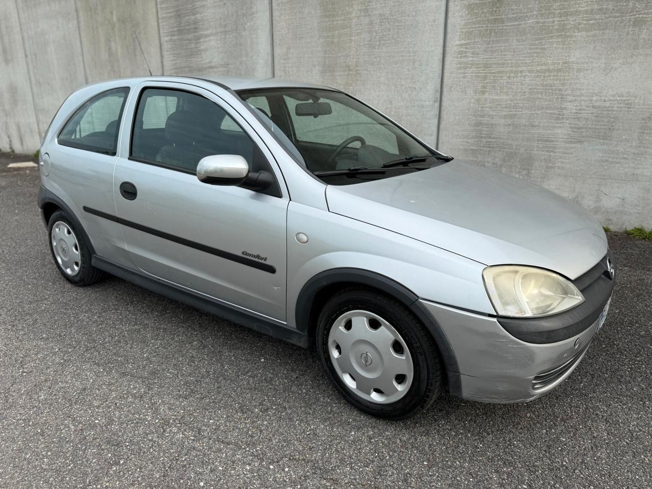 Opel Corsa 1.0i 12V 3 porte NEOPATENTATI