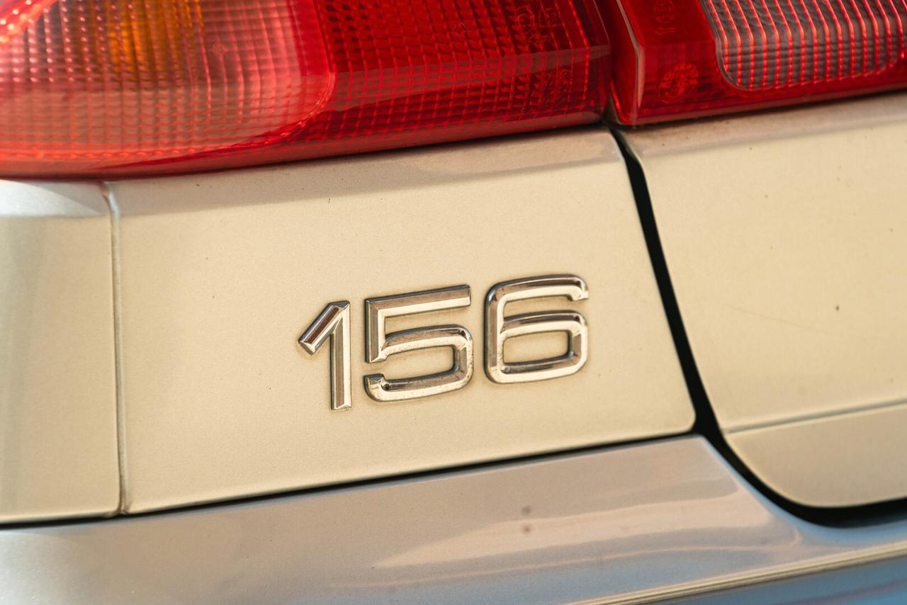Alfa Romeo 156 JTD 16V DISTINCTIVE - ALF00220