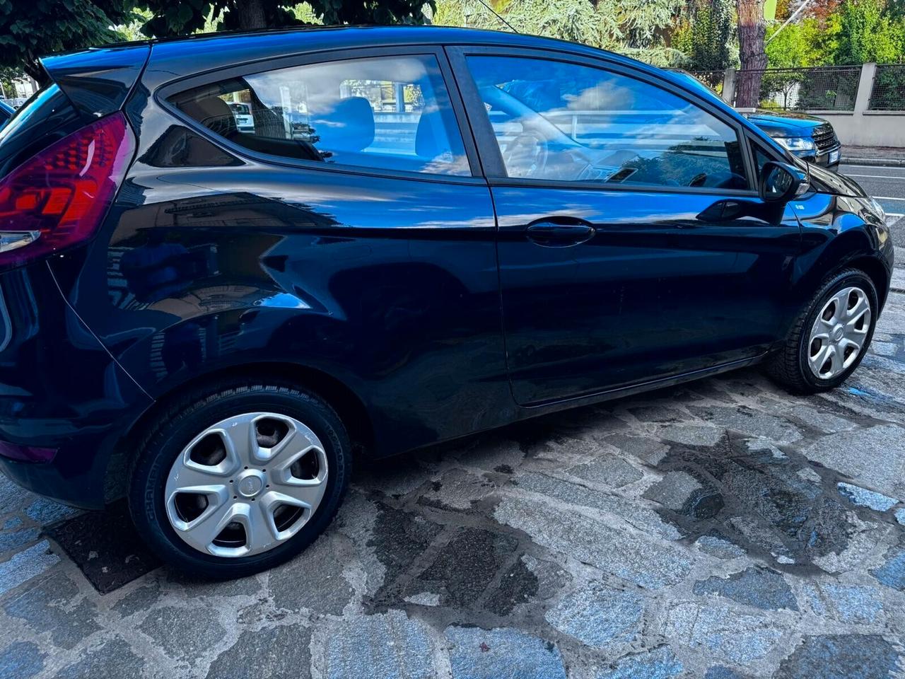 FORD FIESTA 1.4 TDCi 68cv 3p TITANIUM NEOPATENTATI