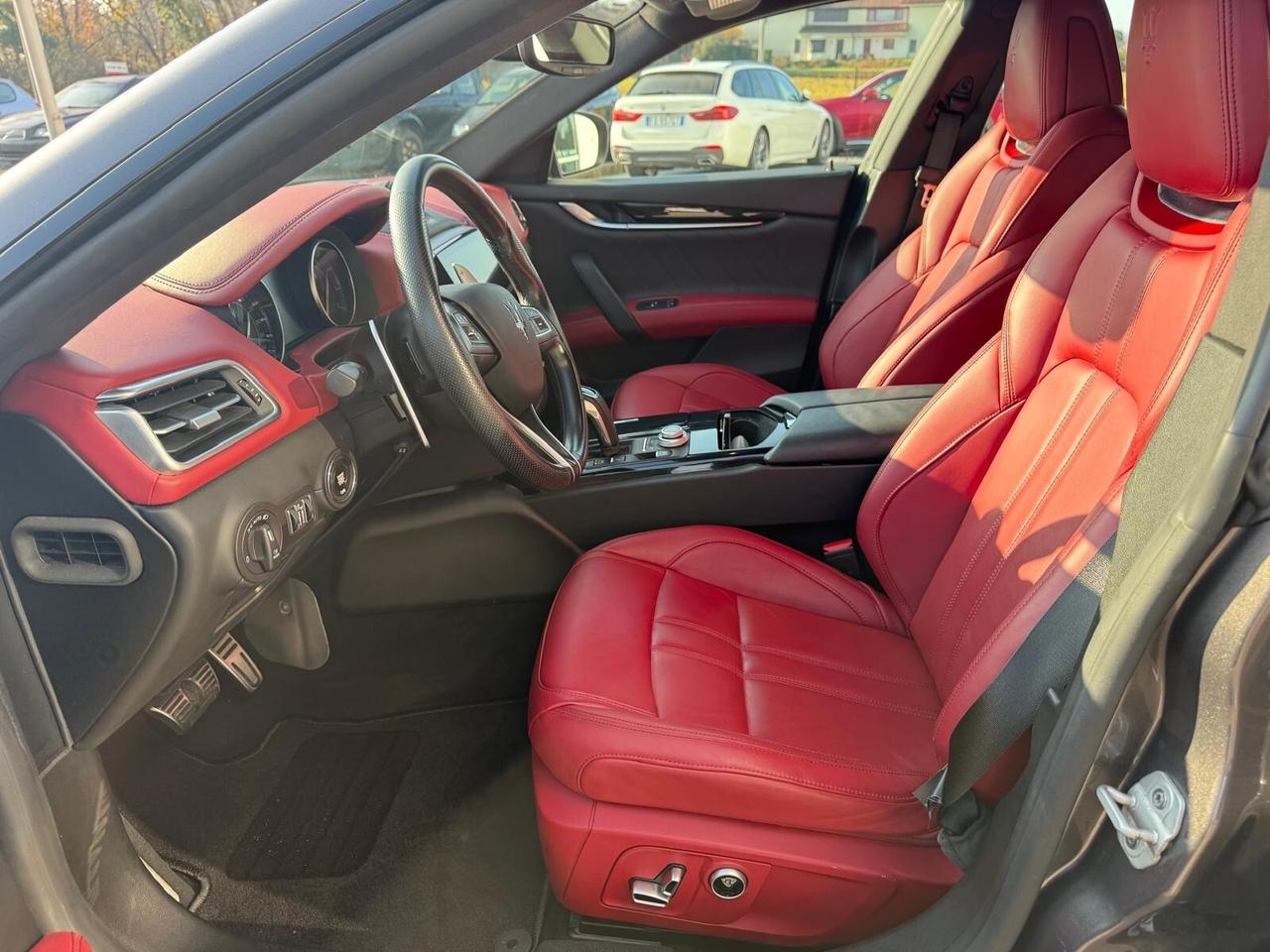 Maserati Ghibli V6 430 CV Q4 Gransport