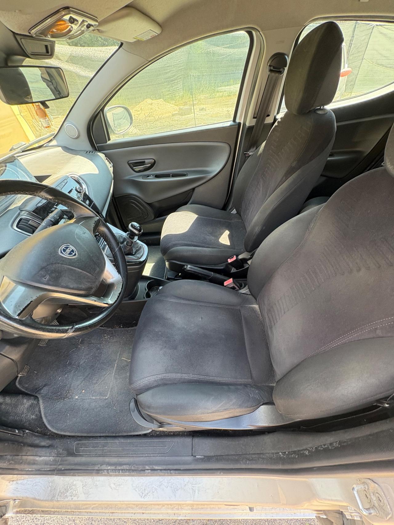 Lancia Ypsilon 1.2 69 CV 5 porte S&S Silver