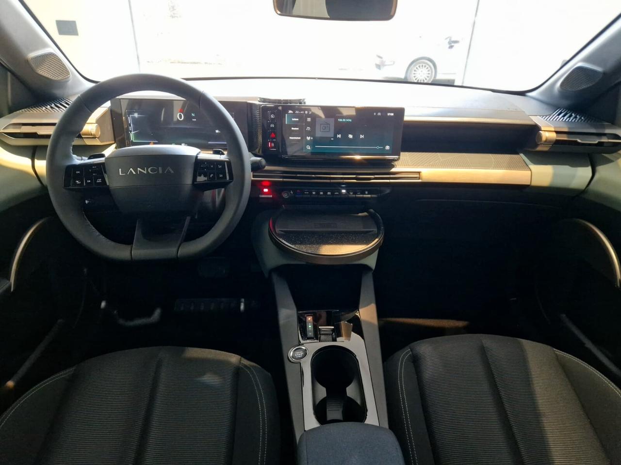 Lancia Ypsilon Hybrid e-DCT Edizione Cassina
