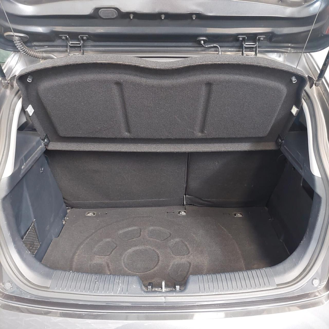 Kia Rio 1.4 CRDi 5p. NEOPATENTATI+NAVI+BLUETOOTH+RETROCAMERA