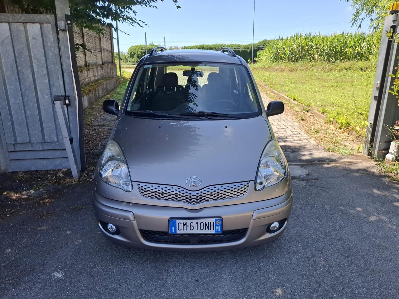Toyota Yaris Verso 1.3i 16V cat Sol '03