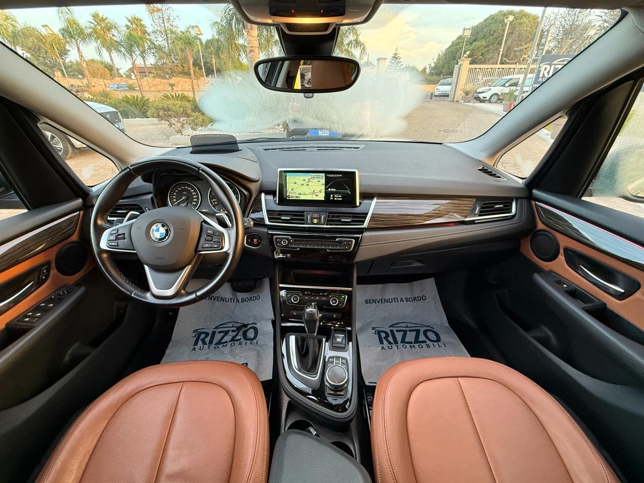 Bmw 218d Active Tourer Luxury Auto Led Navi Pelle