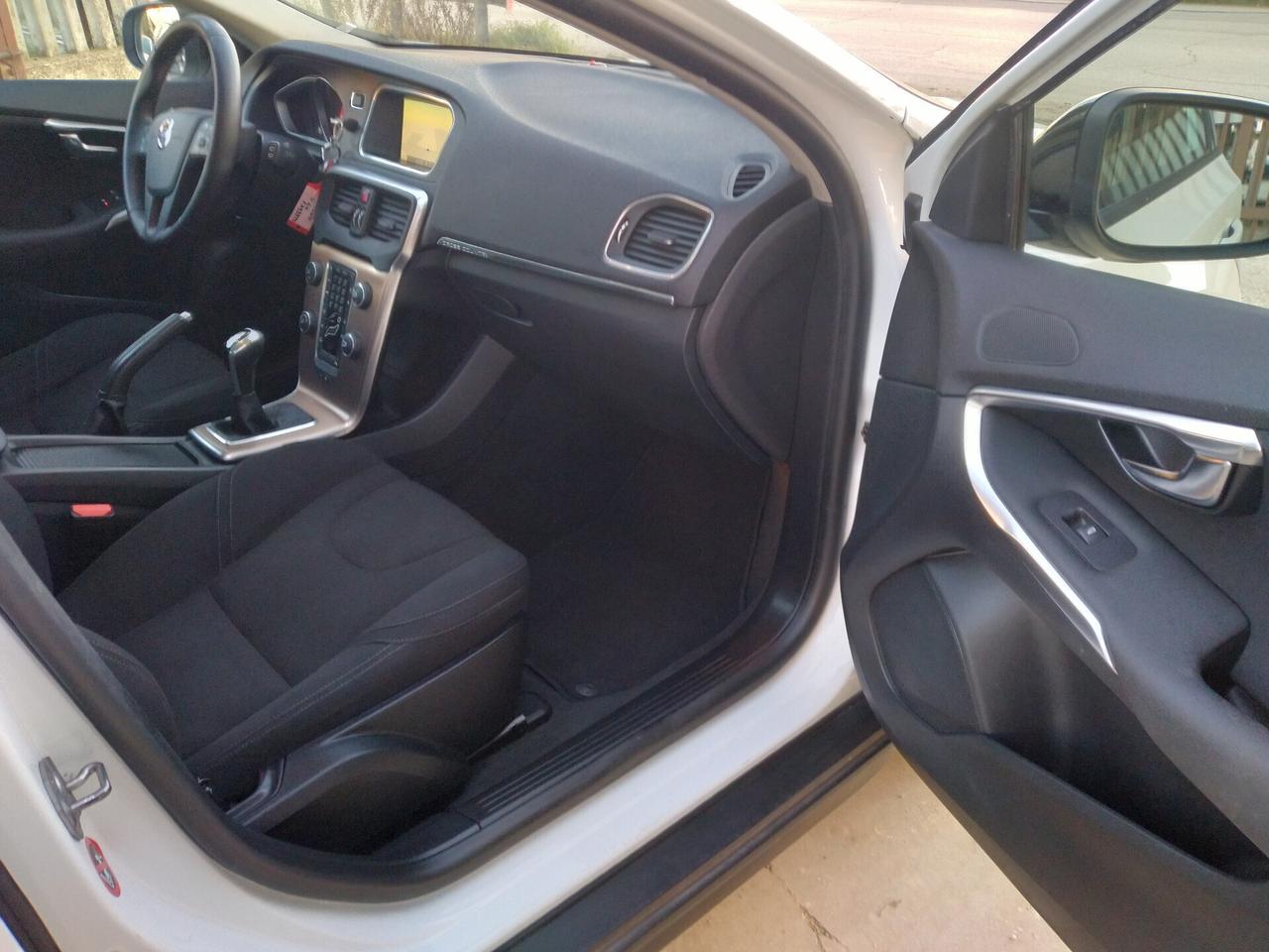 Volvo V40 Cross Country 2.0D 120CV Momentum