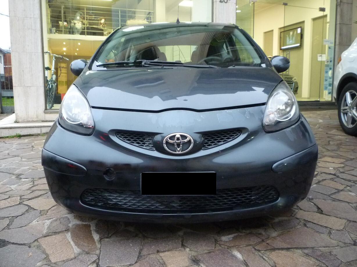 Toyota Aygo 1.0 12V VVT-i 3 porte Ok neopatentati