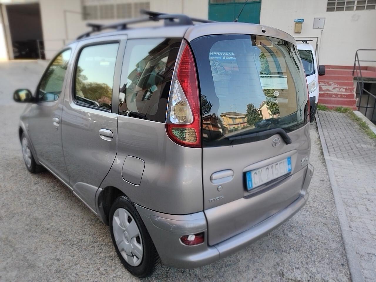 Toyota Yaris Verso 1.3i 16V cat Sol