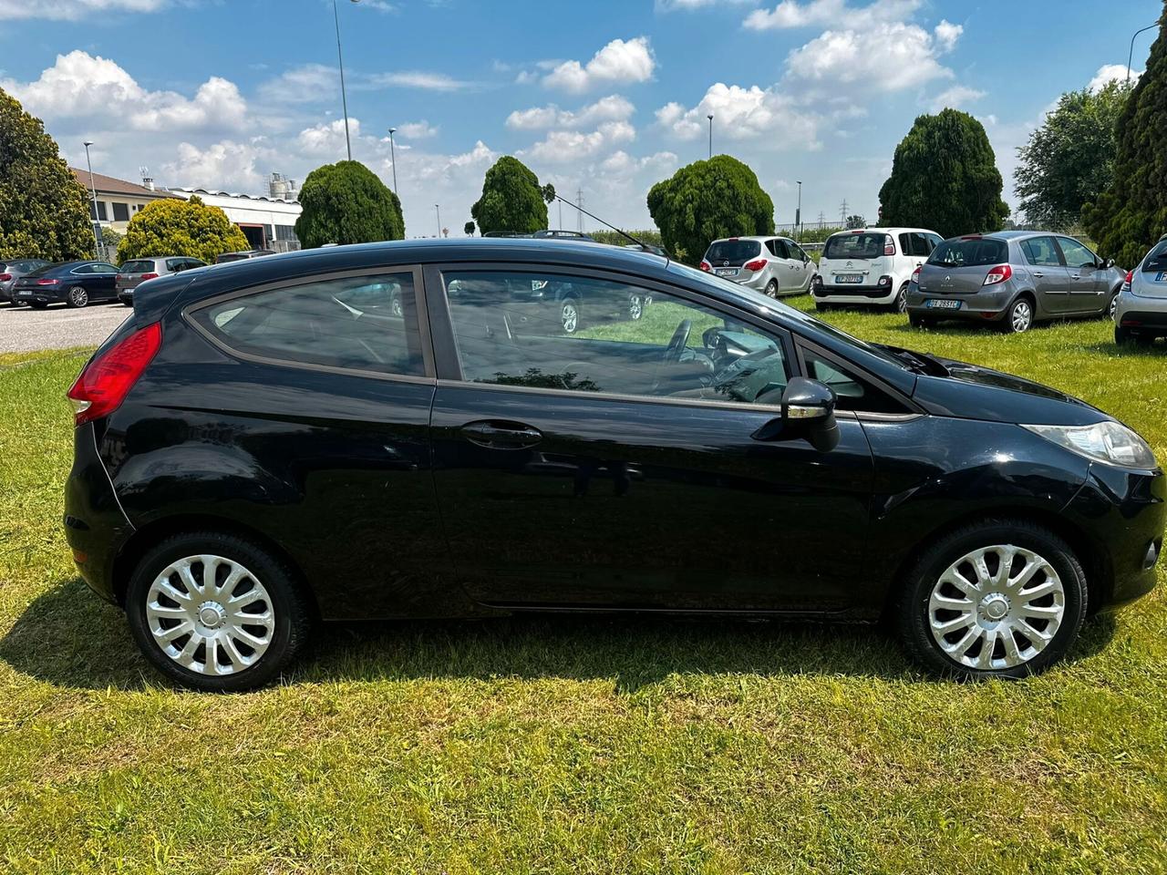 Ford Fiesta 1.4 TDCi 70CV Neopatentati