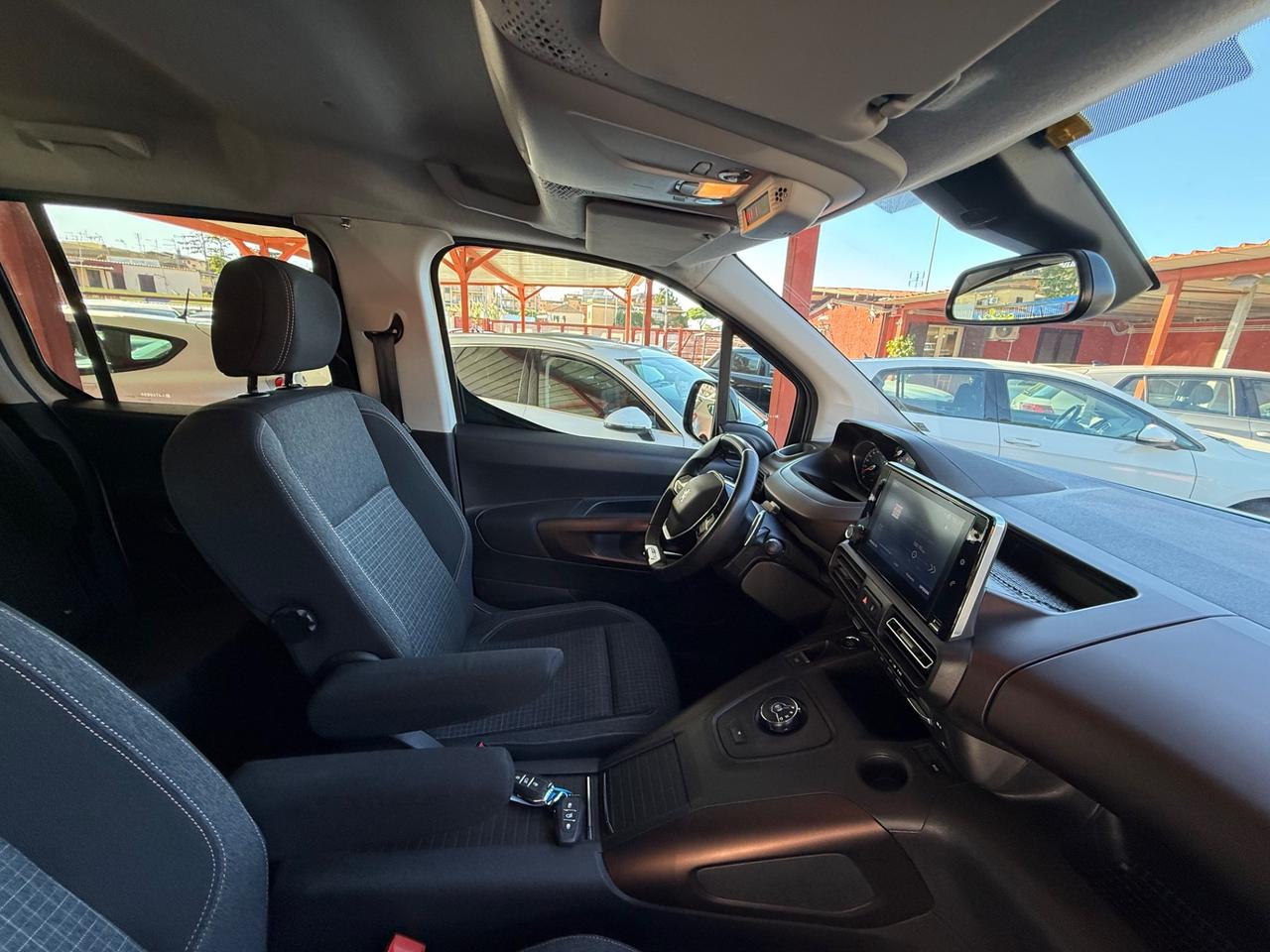 Peugeot Rifter 130- GT Line -automatica -unipro-rate