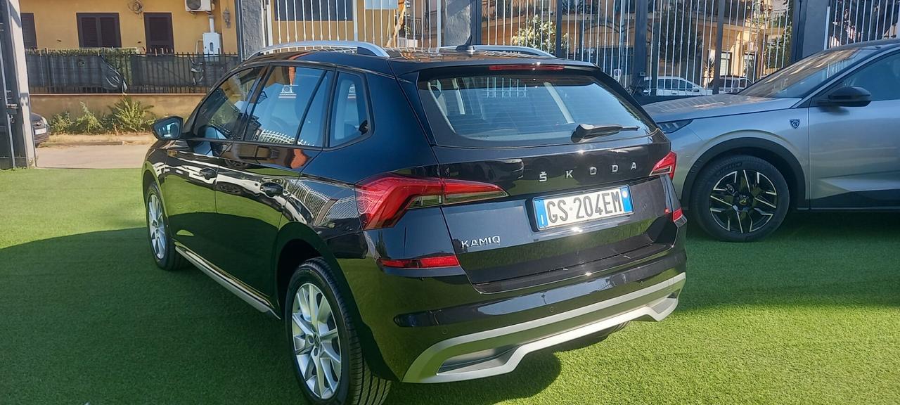 Skoda Karoq 1.5 TSI ACT DSG Style km 24 mila!!
