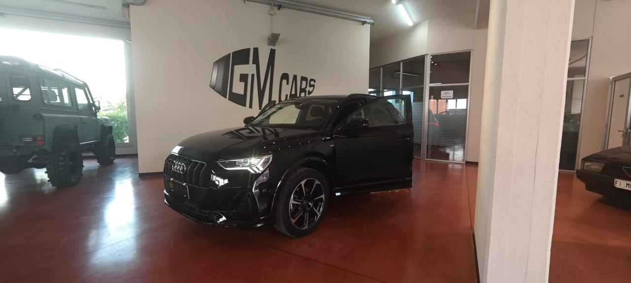 Audi Q3 35 TDI S tronic Identity Black