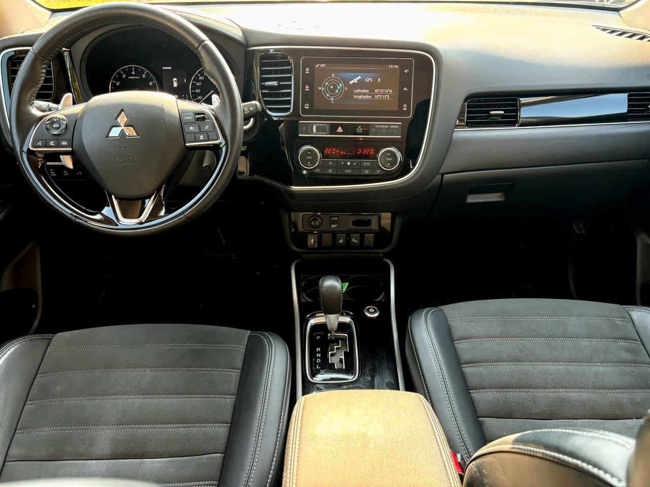 MITSUBISHI OUTLANDER 2.0b/GPL aut 4x4- 7POSTI-2019