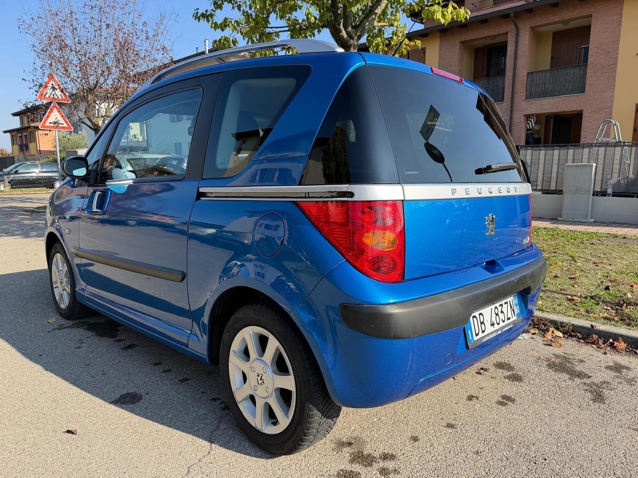 Peugeot 1007 1.4 Happy