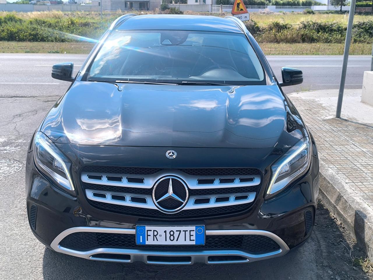 MERCEDES GLA 180 CDI PREMIUM LED/NAVI