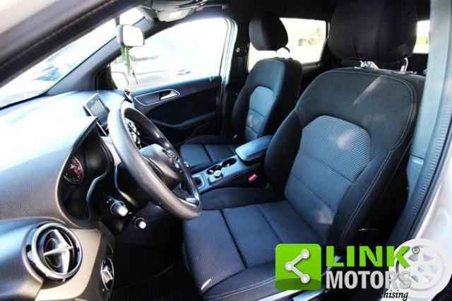 MERCEDES-BENZ B 180 d Premium