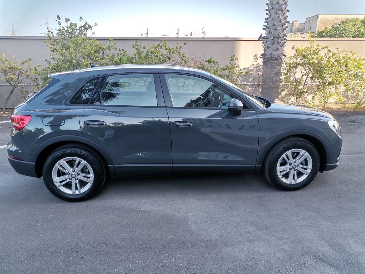 Audi Q3 35 TDI S tronic Business