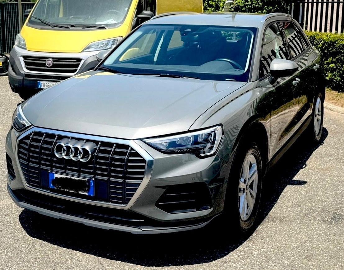Audi Q3 35 TDI S tronic Business