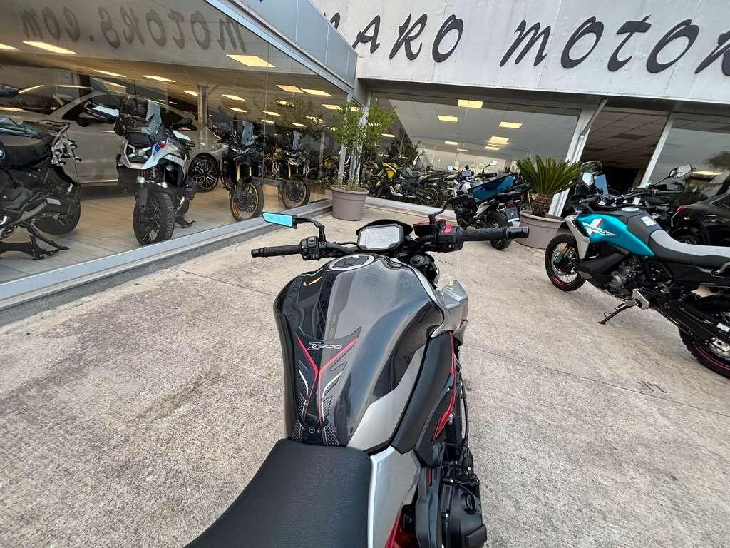 Kawasaki 900 Z 2024 / KM 6.000 Tua a solo 74 Euro al mese
