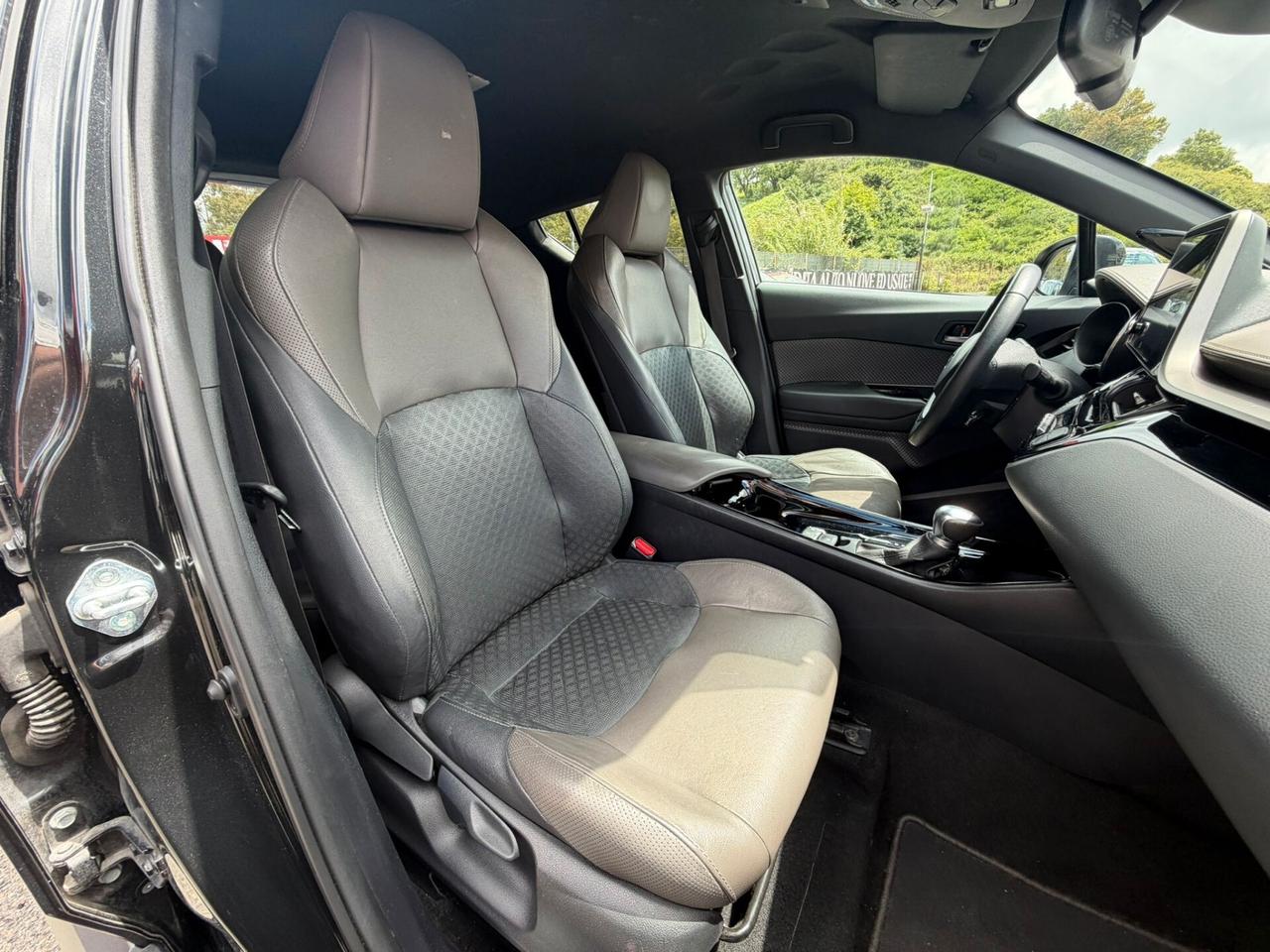 Toyota C-HR 1.8 Hybrid E-CVT Lounge