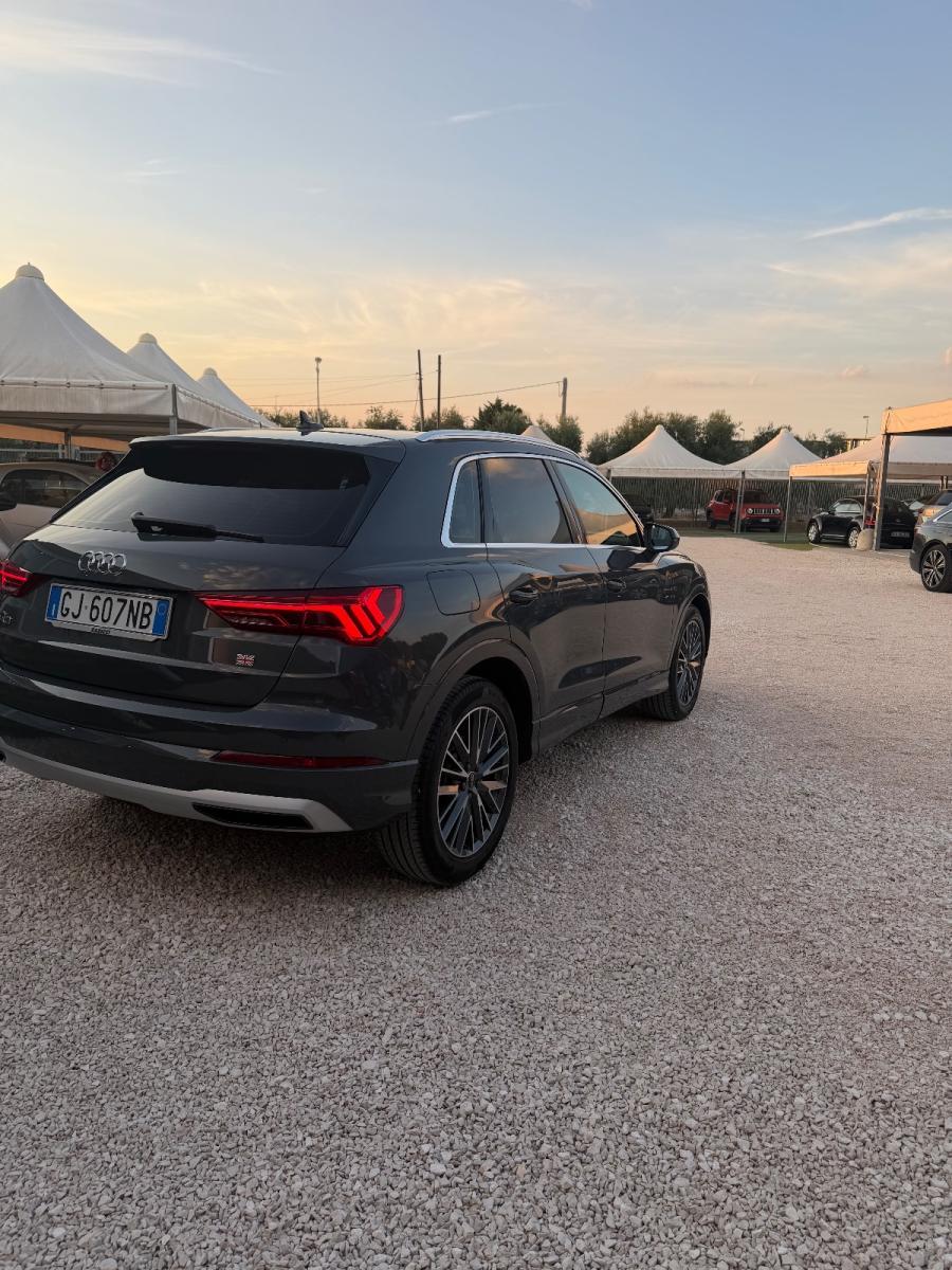 AUDI - Q3 - 2.0 TDI 150CV S tronic Design