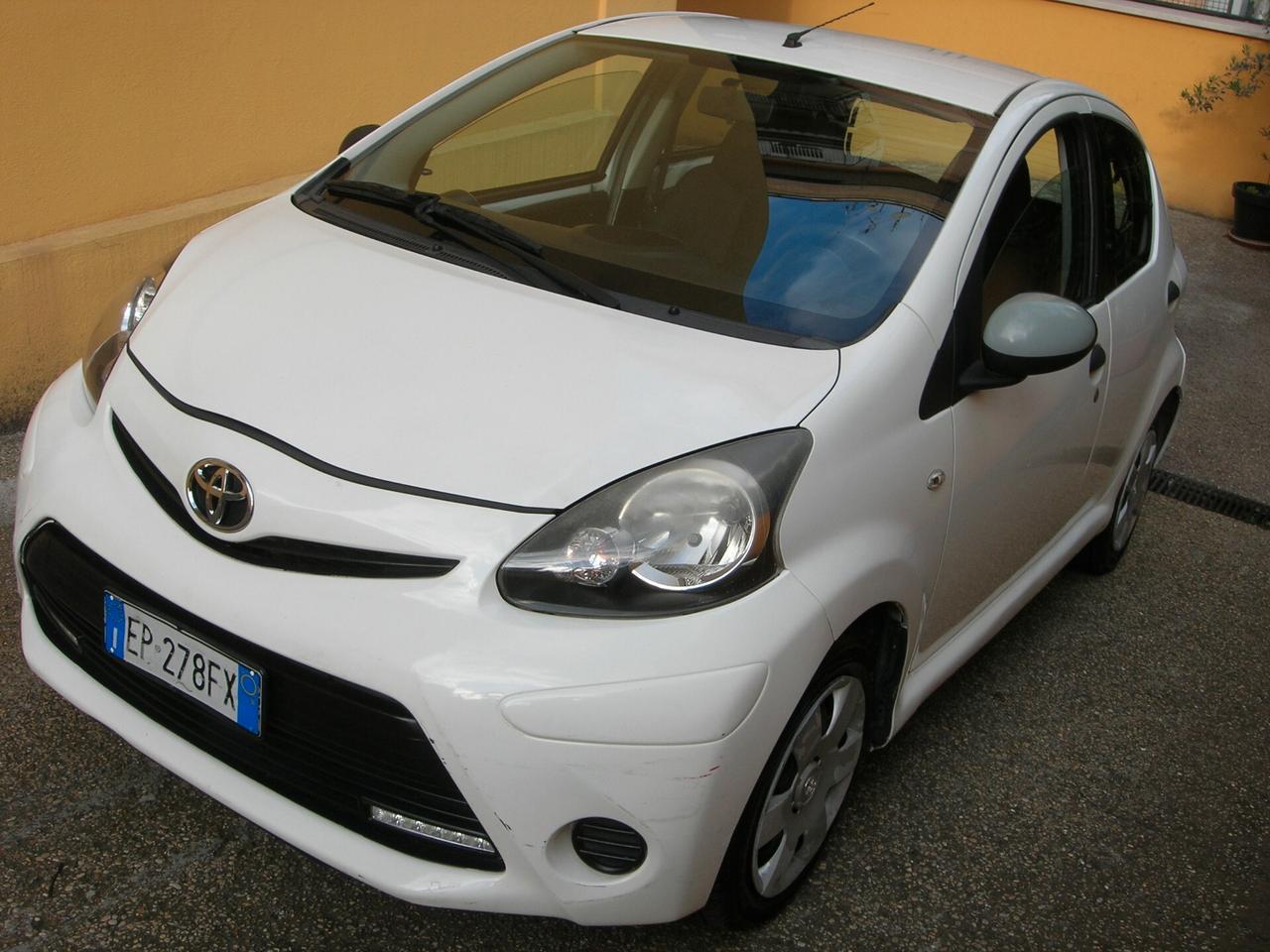 Toyota Aygo 1.0 12V VVT-i 5 porte Active Connect