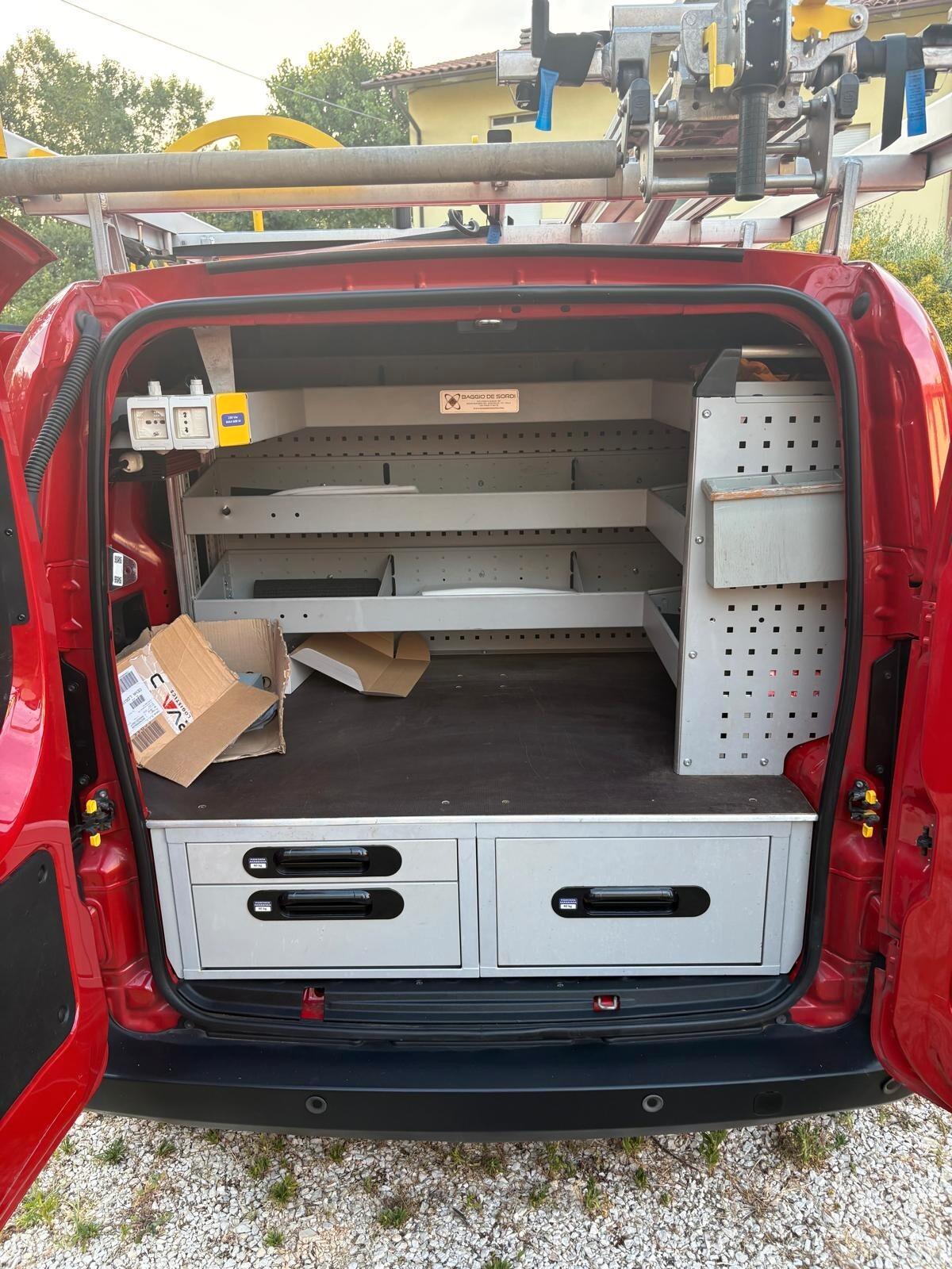 Fiat Fiorino 1.3 MJT 95CV Combinato Adventure