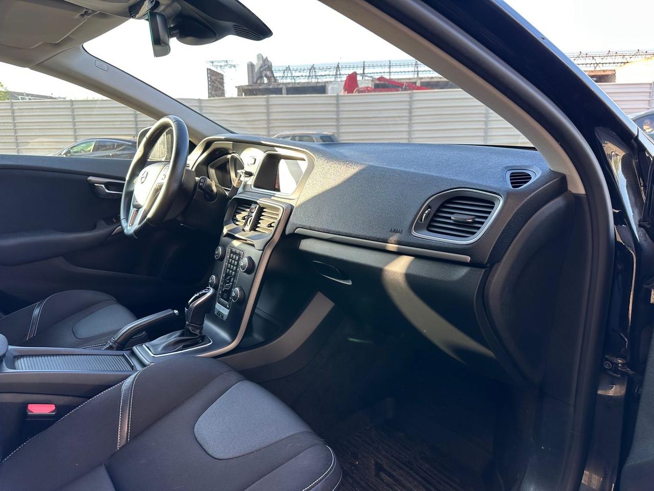 Volvo V40 D2 Momentum Geartronic #10585