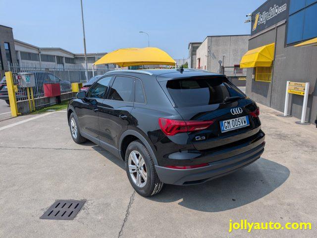 AUDI Q3 35 TDI S tronic Business