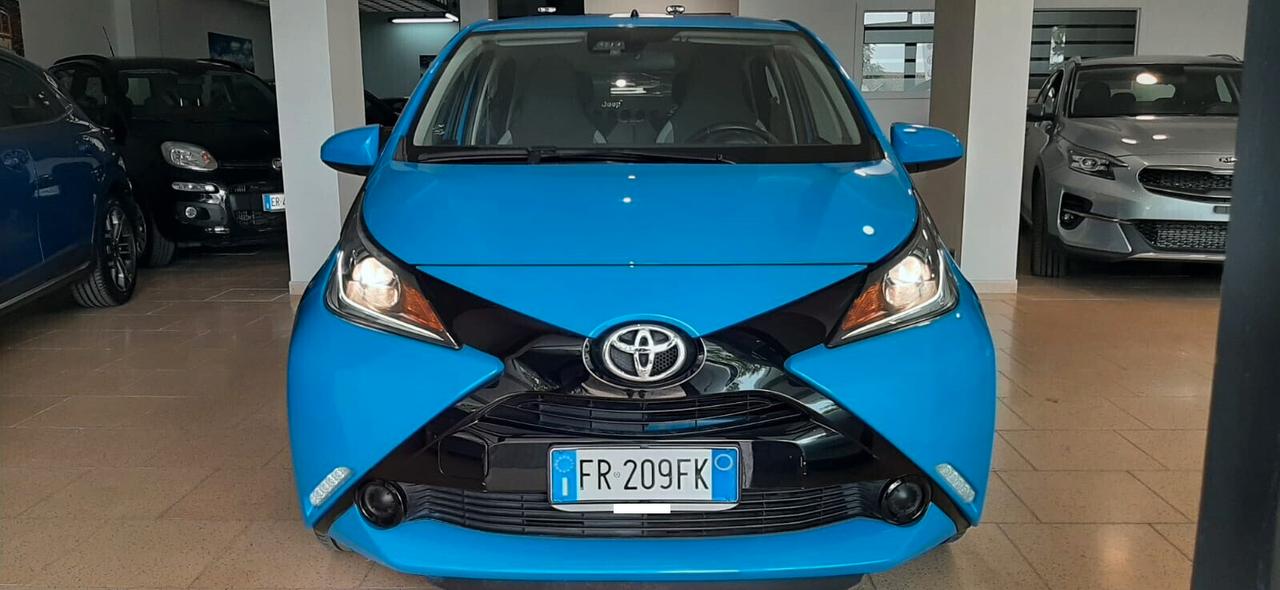 Toyota Aygo 1.0 VVT-i 69 CV 5 porte x-business