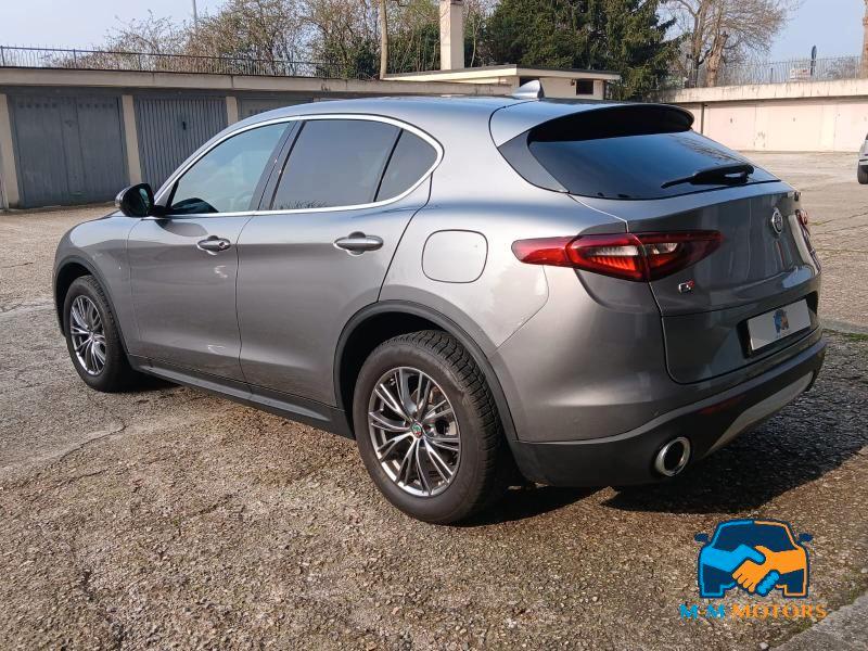 Alfa Romeo Stelvio 2.2 t Executive Q4 210cv auto