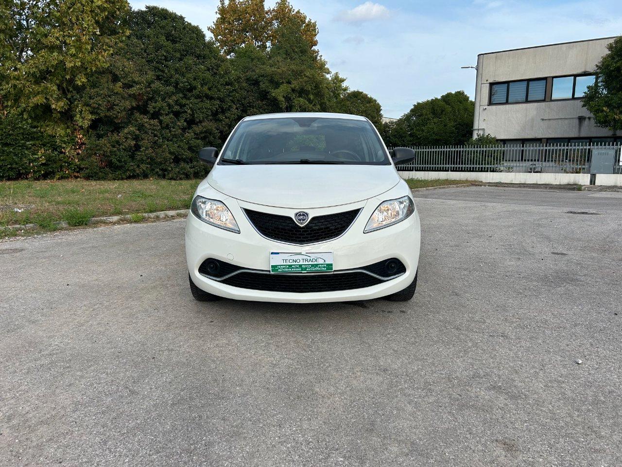 Lancia Ypsilon 5 Porte Ypsilon 1.2 GPL Silver 69cv