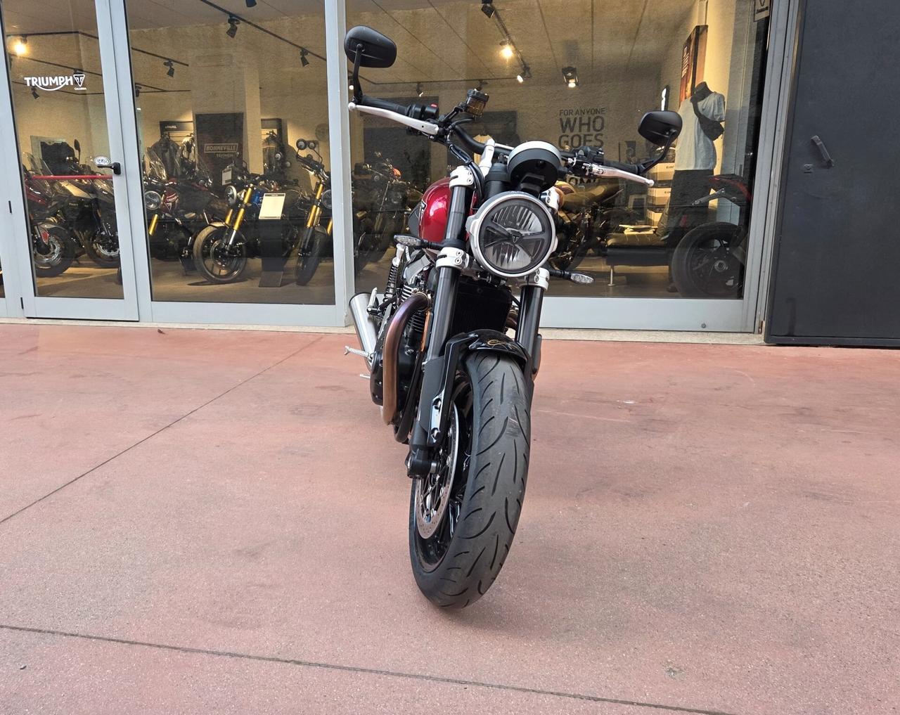 TRIUMPH SPEED TWIN 1200 AZIENDALE
