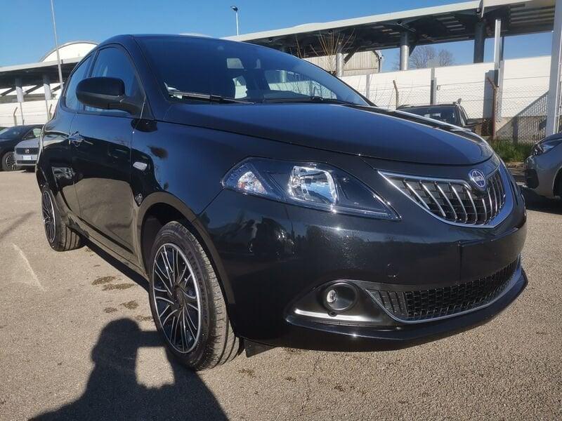 Lancia Ypsilon NUOVA My23 1.0 Firefly 70 CvStart&Stop Hybrid Gold