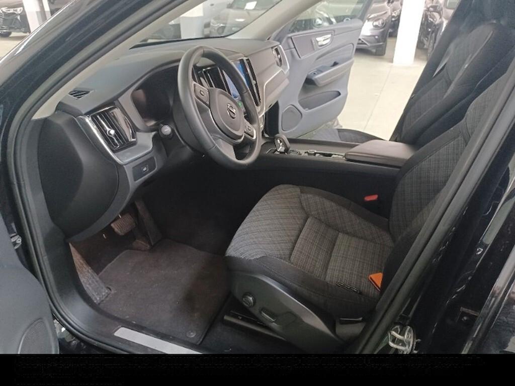 VOLVO XC60 2.0D 197CV B4 (D) AUTOMATIC BUSINESS ESSENTIAL ( FARI LED - COCKPIT - CRUISE - SENSORI POST. - CERCHI 18 )
