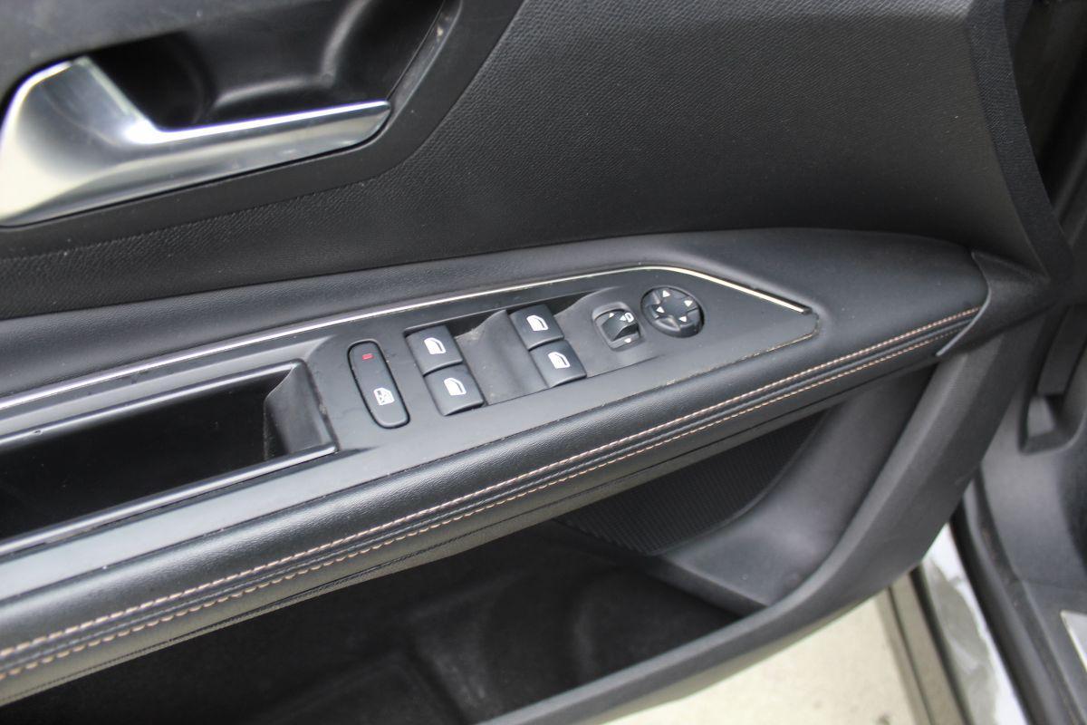 PEUGEOT - 5008 - BlueHDi 130 S&S EAT8 GT Line