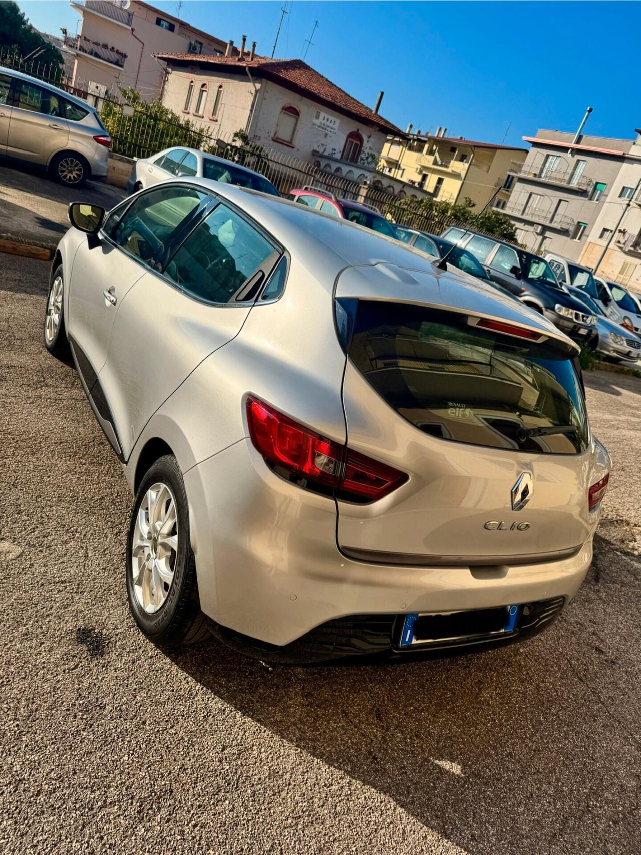 Renault Clio 1.2 75CV 5 porte Zen