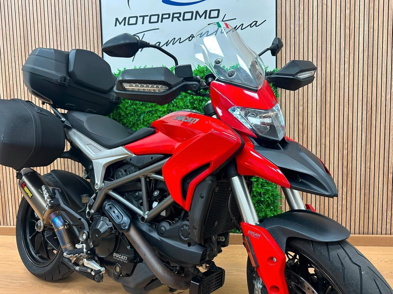 DUCATI HYPERSTRADA 939 / 34.000KM SCARICO AKRAPOVIC