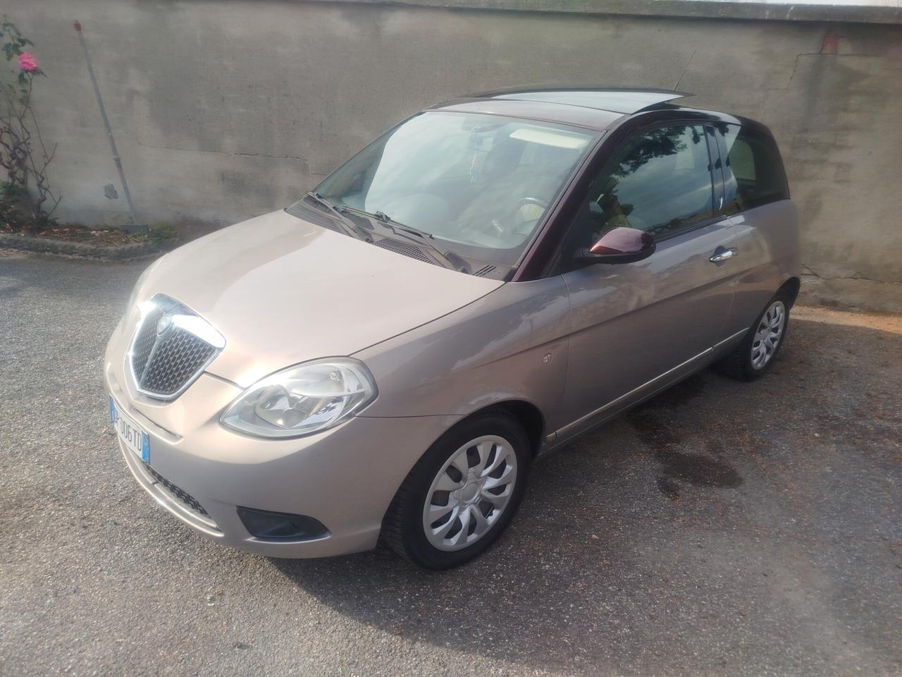 Lancia Ypsilon 1.2 E-Collection