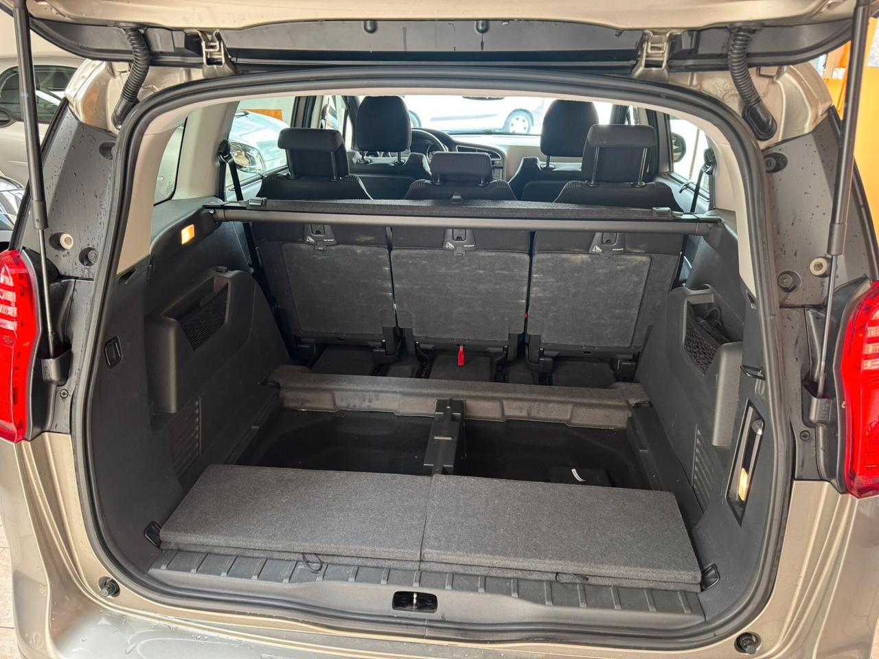 Peugeot 5008 2.0 HDi 150CV Business