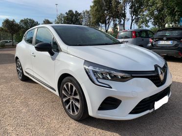 Renault Clio 2023 garantita 12 MESI