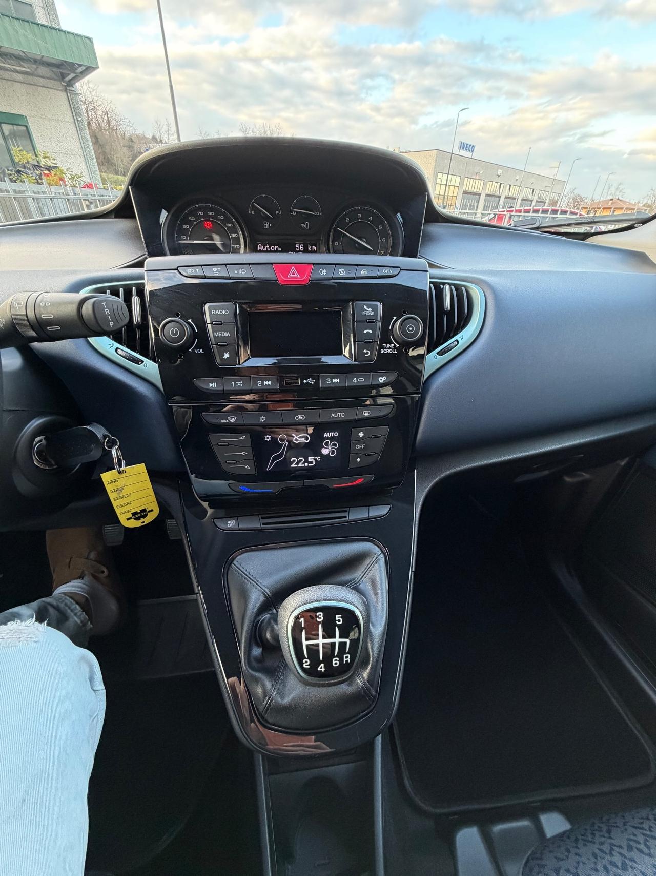 Lancia Ypsilon 1.0 FireFly 5 porte S&S Hybrid