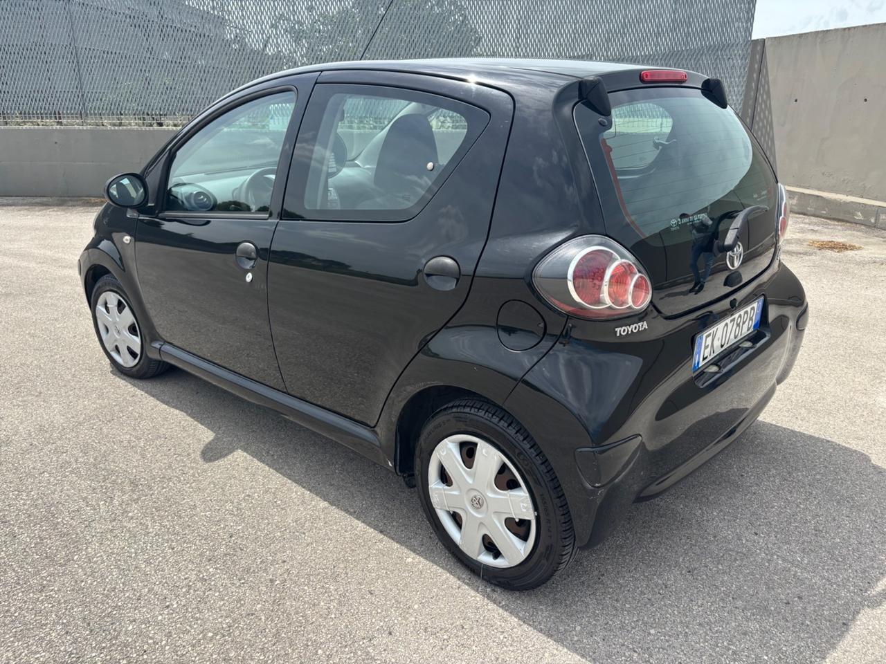 Toyota Aygo 1.0 12V VVT-i 5 porte Now Connect