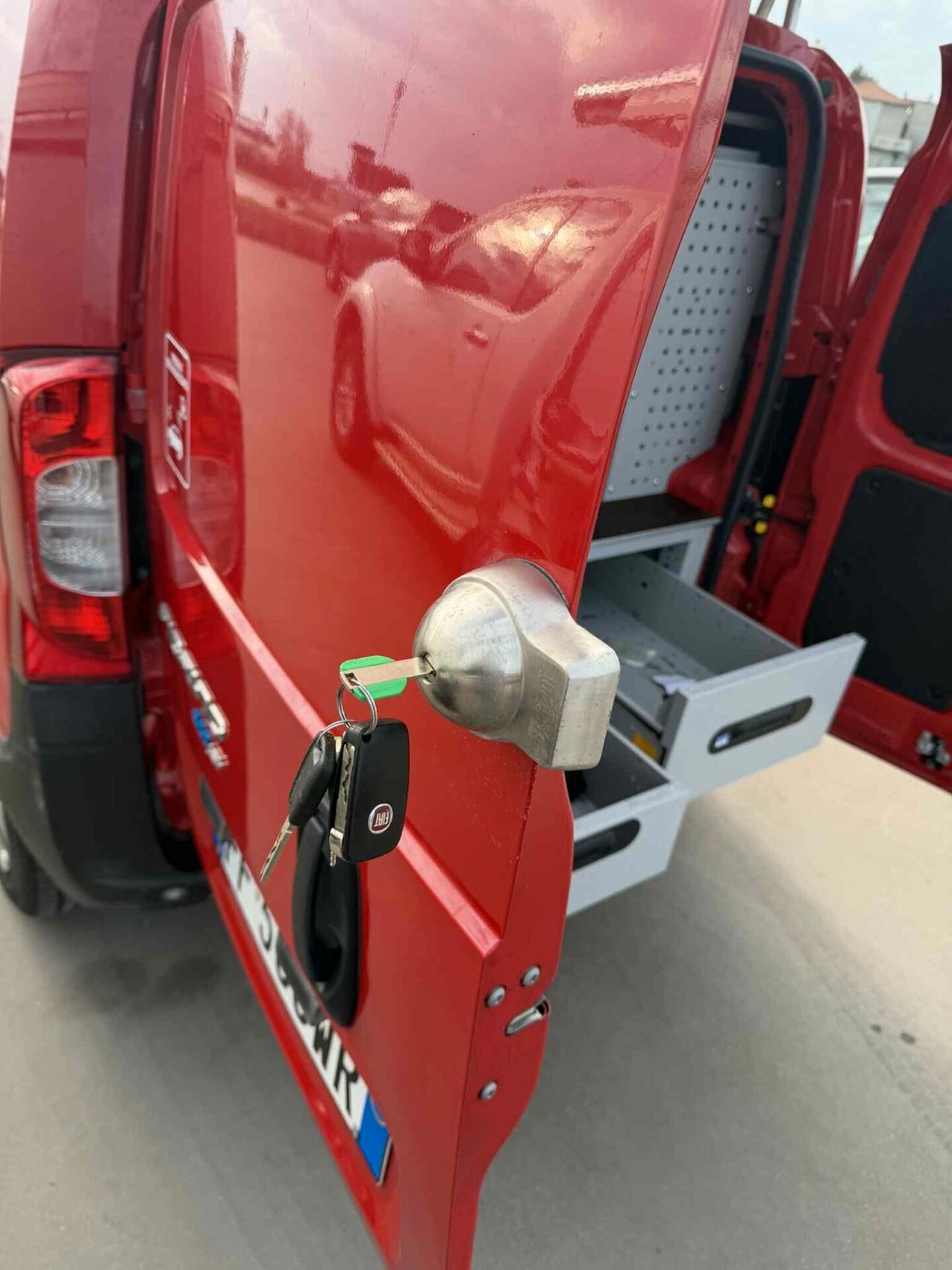 Fiat Fiorino 1.3 MJT 95CV Cargo Adventure EX TIM 2017