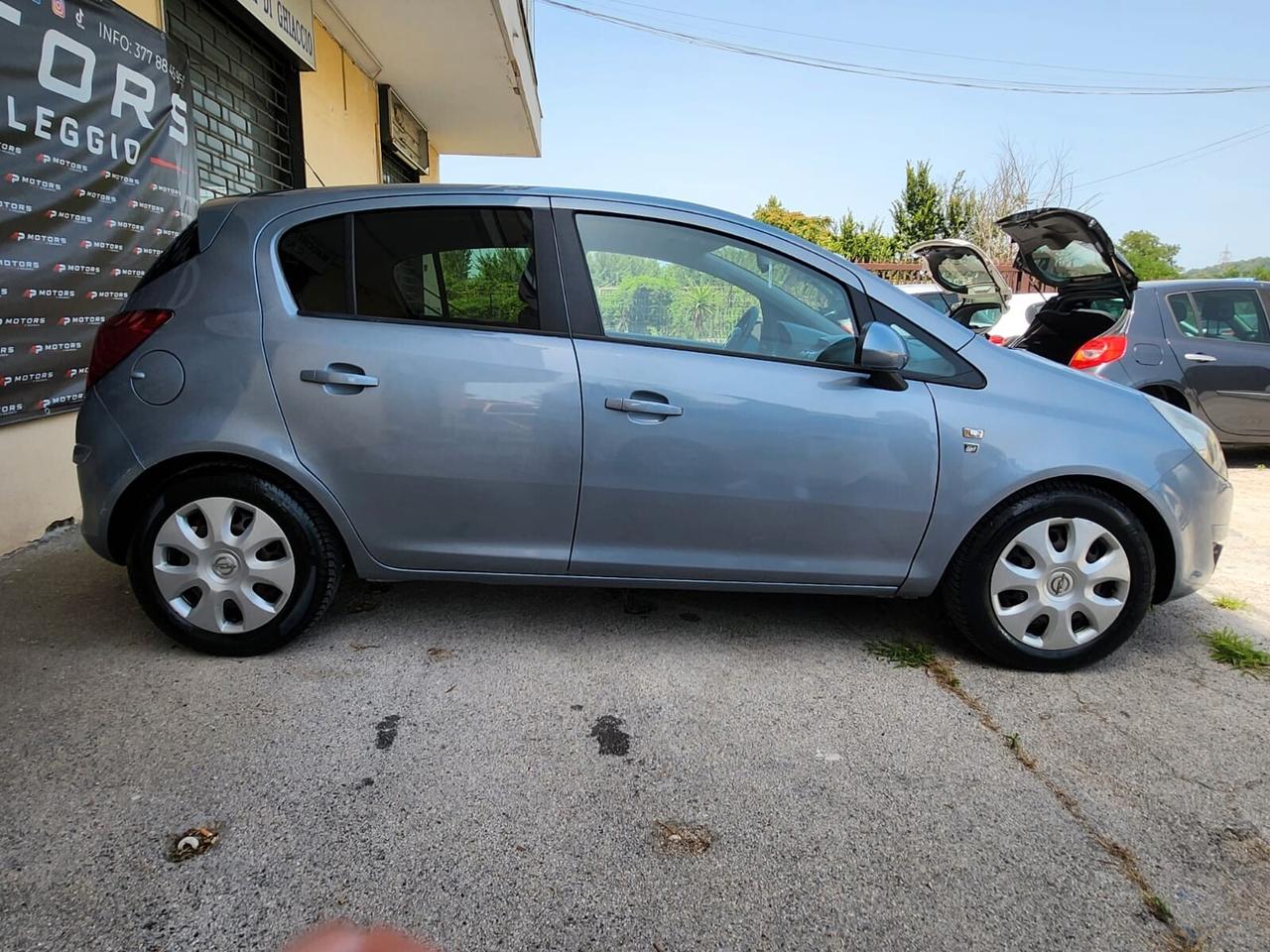 Opel Corsa 1.2 5 porte Cosmo