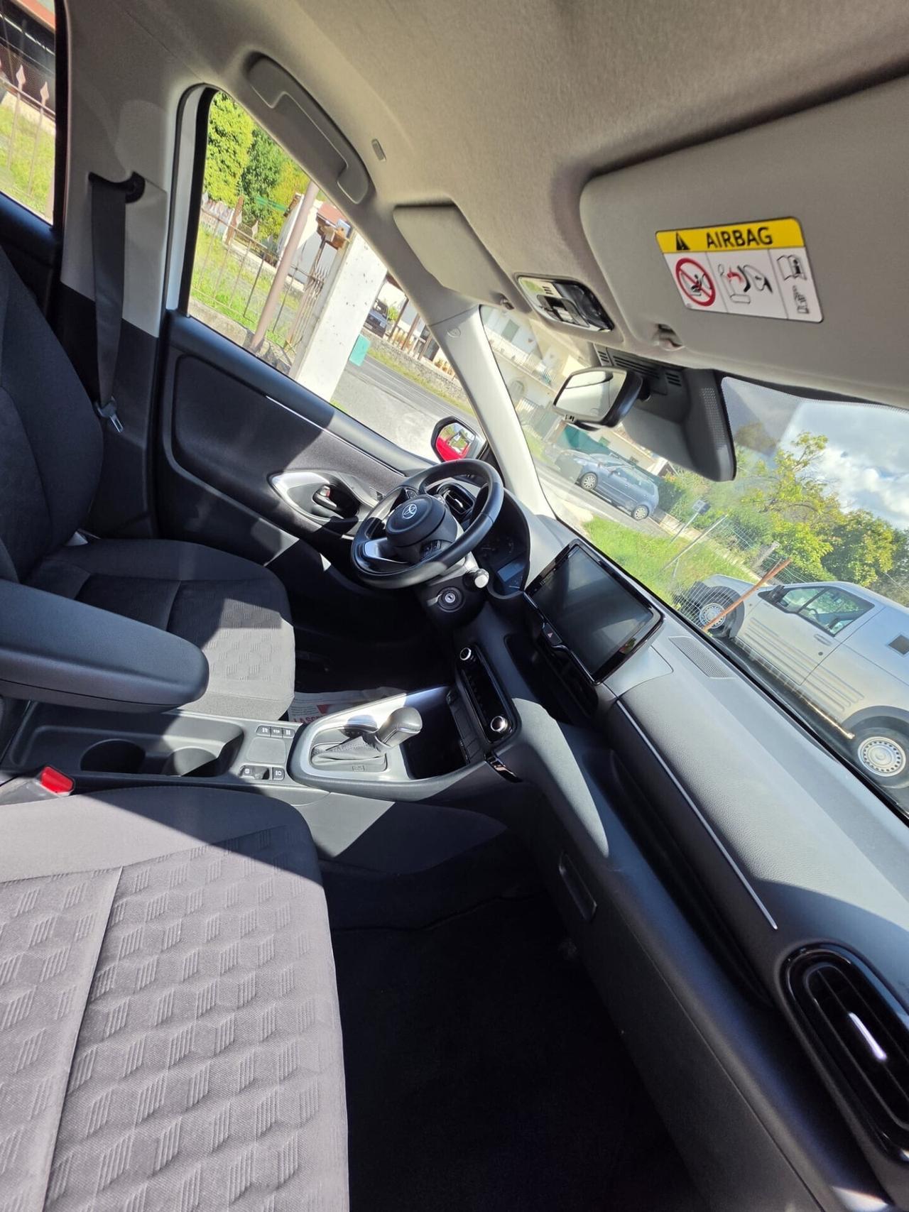 Toyota Yaris 1.5 Hybrid 5 porte Trend 6500 km automatico full