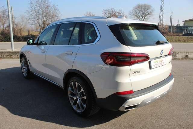 BMW X5 xDrive 45e PLUG-IN HYBRID visibile in sede