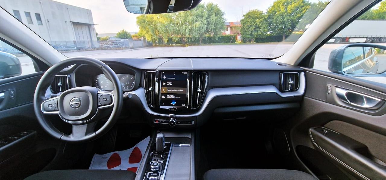 Volvo XC 60 XC60 B4 (d) AWD Geartronic Momentum Pro
