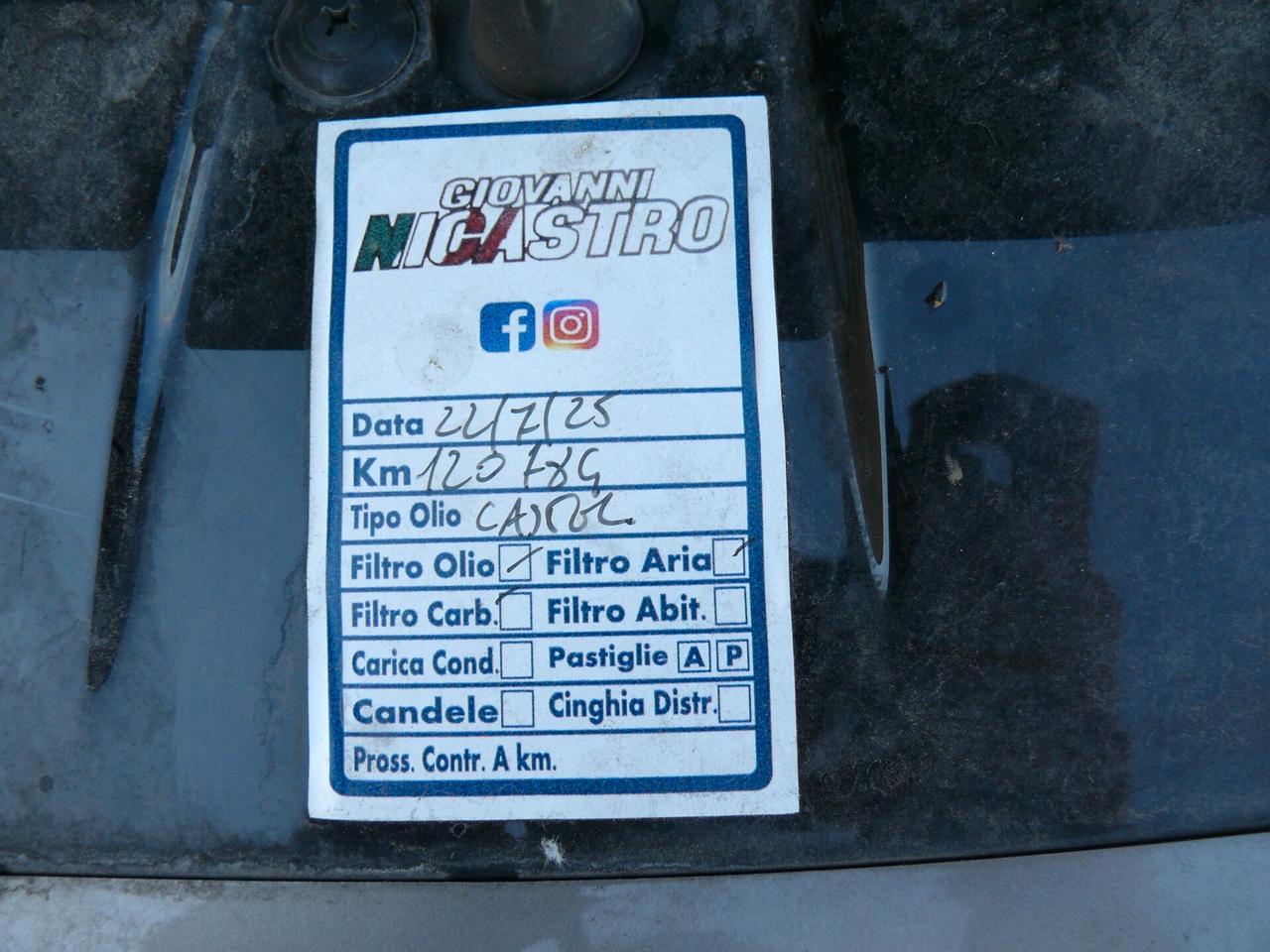 Land Rover Discovery Sport TD4 150 CV SE - (M1404)