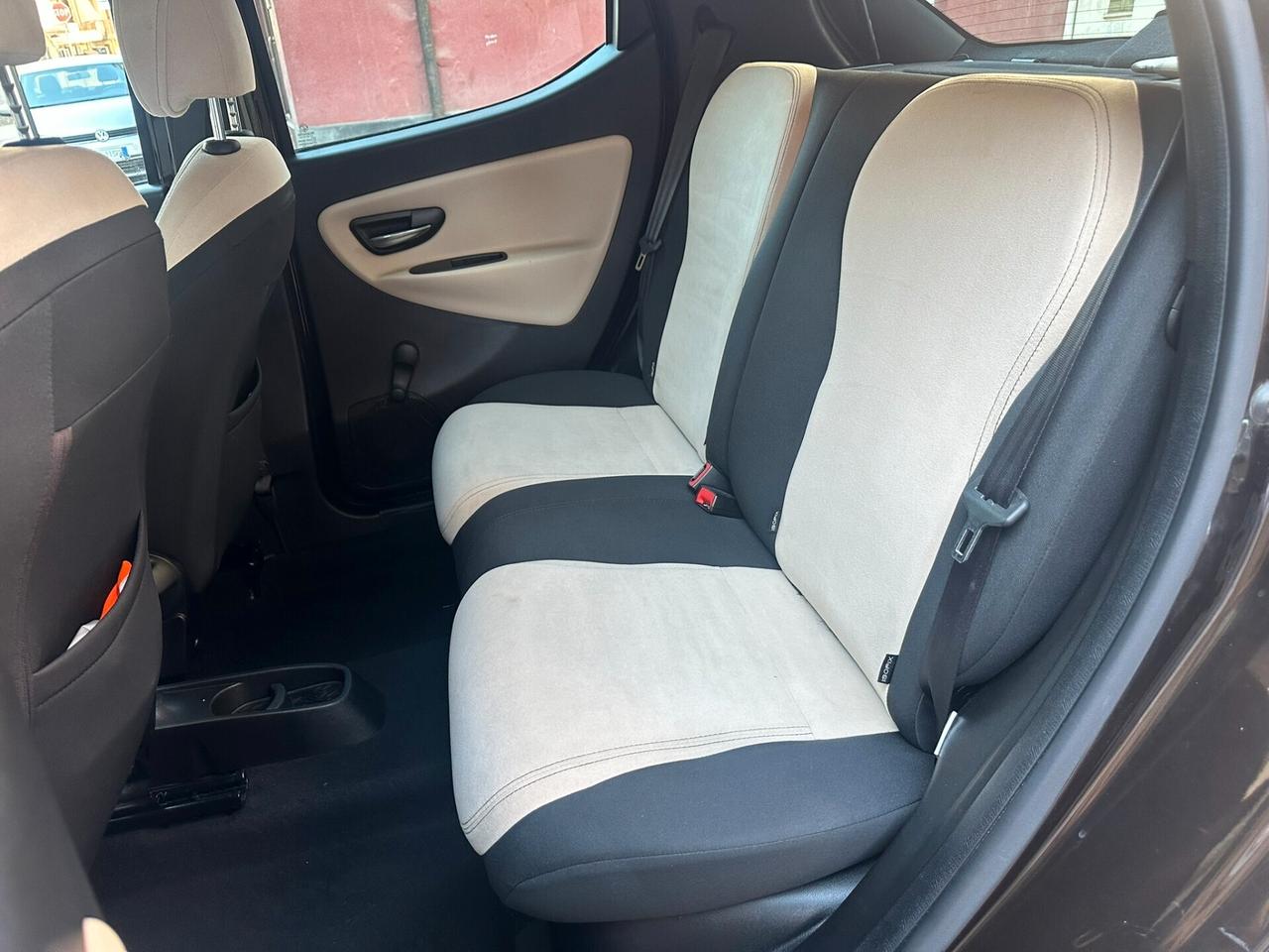Lancia Ypsilon 1.2 69 CV 5 porte Platinum